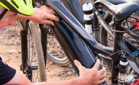 Zu sehen ist das Bild 1 zum Beitrag mit dem Thema: Sicherer Transport von E-Bikes im Auto